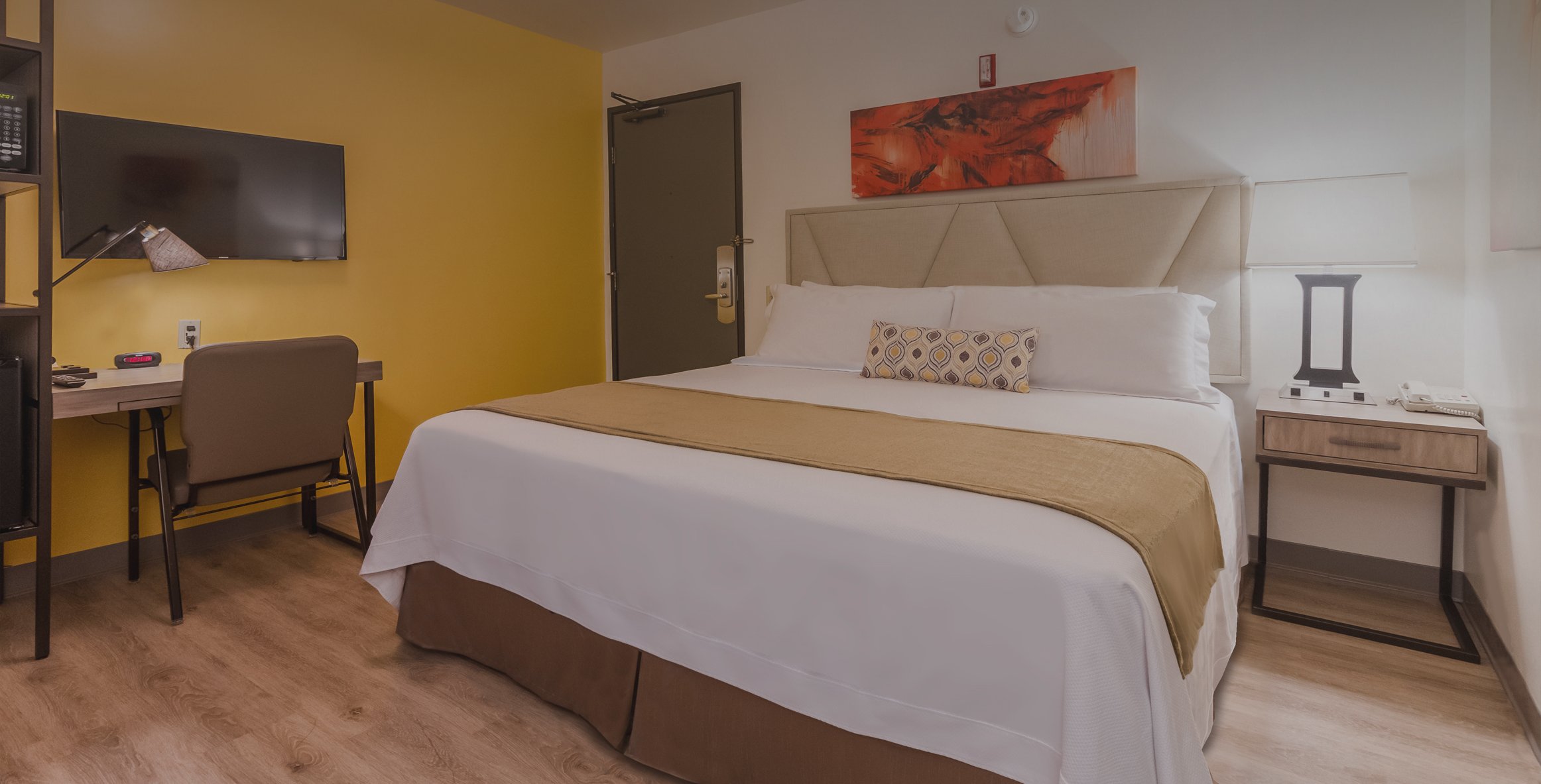 STAY IN OUR NEWLY REMODELED DTLA HOTEL ROOMS